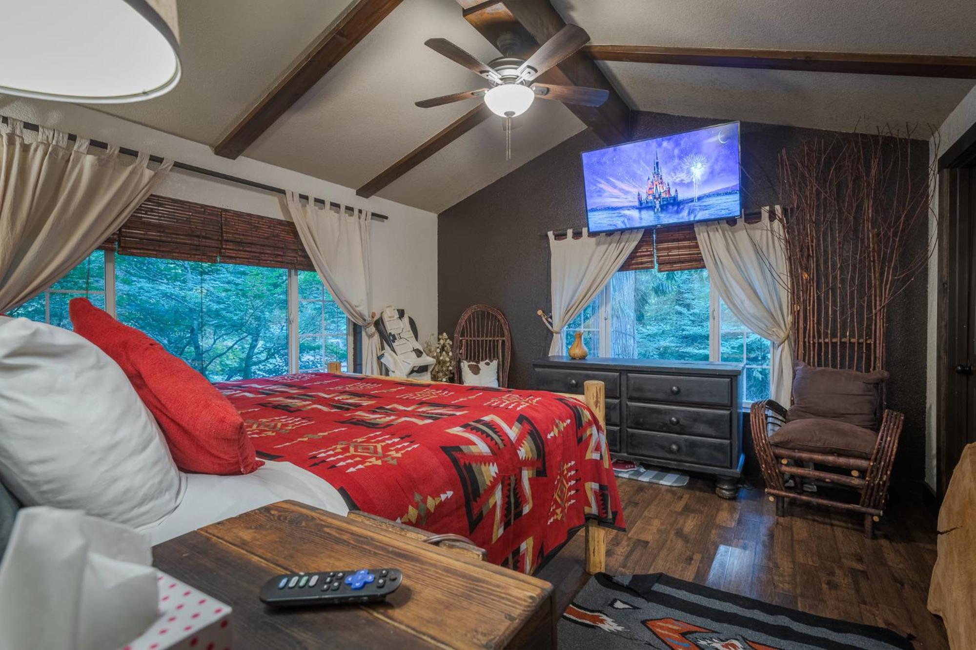 Cozy Bird House W Big Screen! Mount Hood Village Bagian luar foto